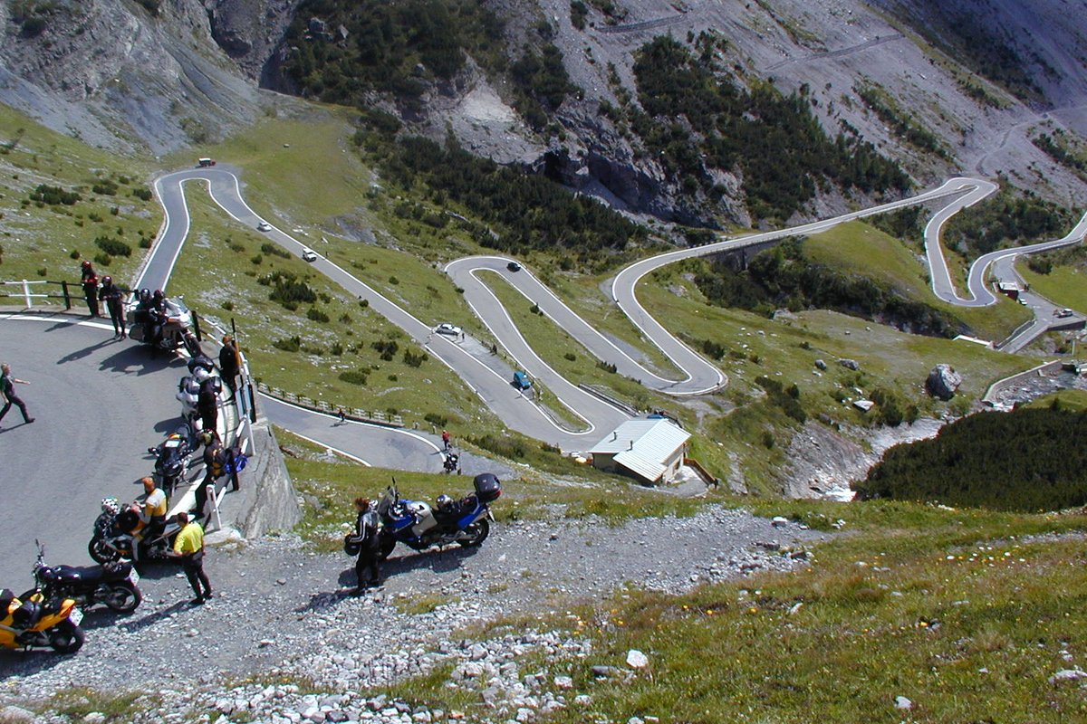 BMW Tour Stilfserjoch.jpg
