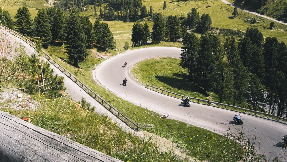Enzian Herbstbild Motorrad v2.jpg