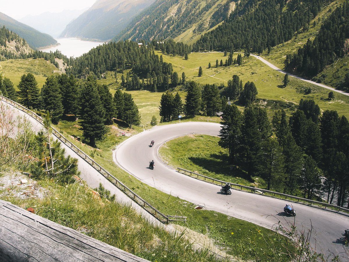 Enzian Herbstbild Motorrad v2.jpg