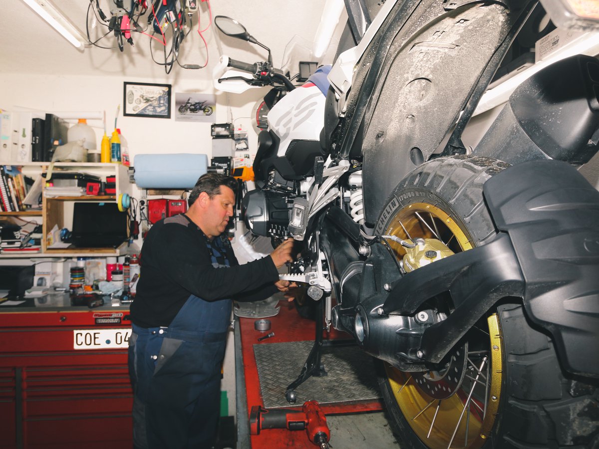 Enzian Herbstbild Motorrad v7.jpg