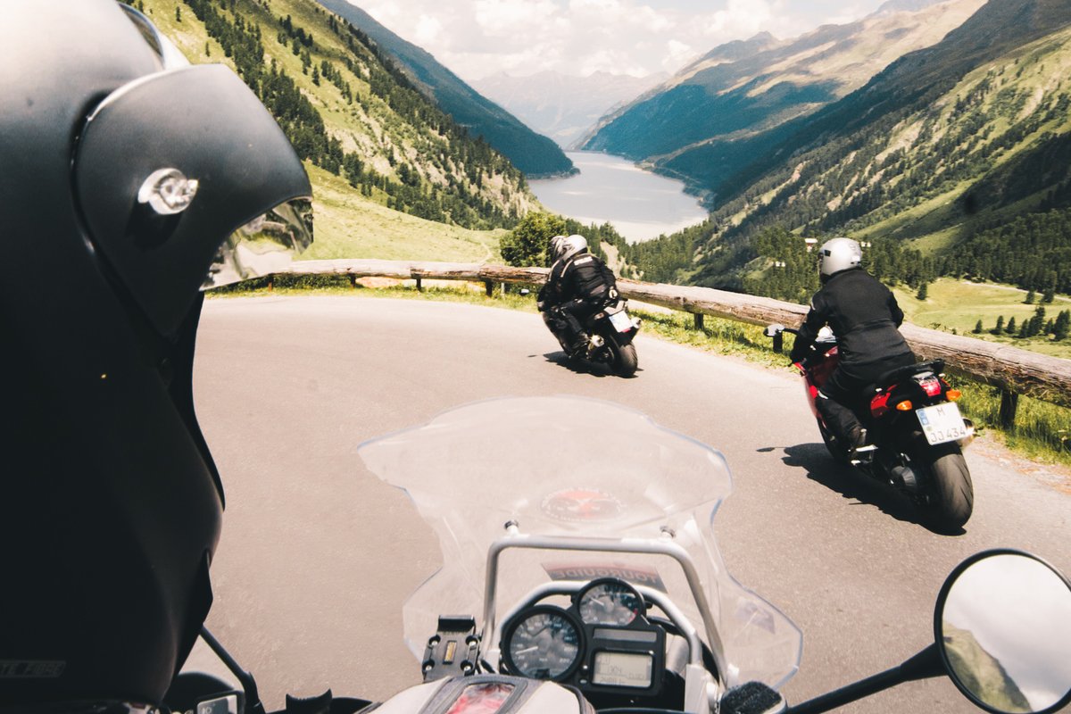 Enzian Herbstbild Motorrad v3.jpg