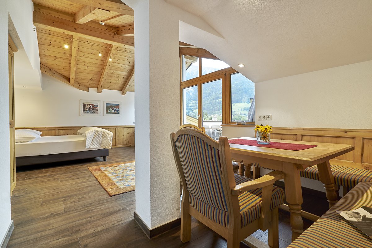 SUITE ENZIAN 301.jpg
