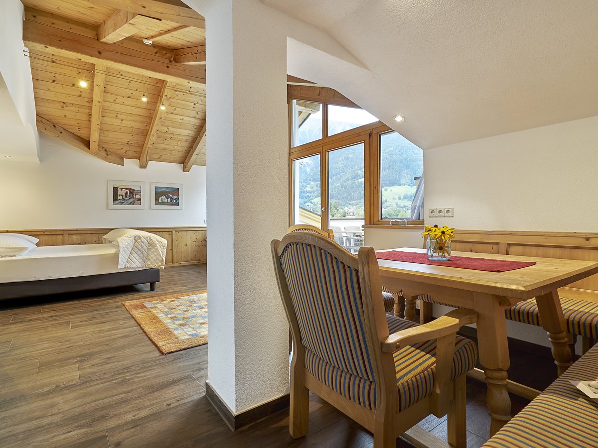 SUITE ENZIAN 301.jpg